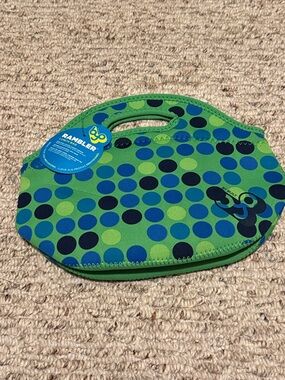 Byo by BUILT Rambler Neoprene Lunch Bag - Green & Blue Polka Dot